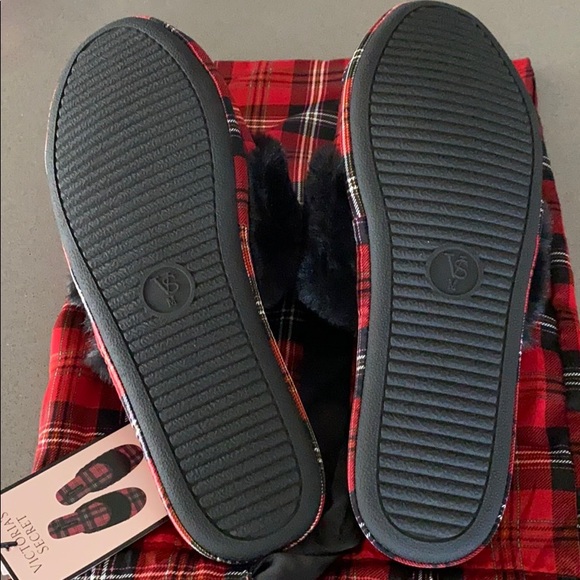 Victoria’s Secret Signature Satin Slippers Red Plaid / Size Medium 7-8 - Picture 9 of 9